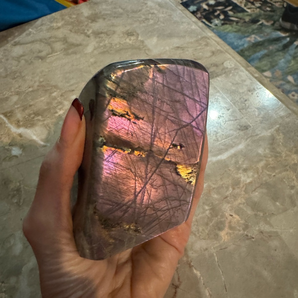 Labrodite rare Pink flash Polished store - Picture 2 of 5